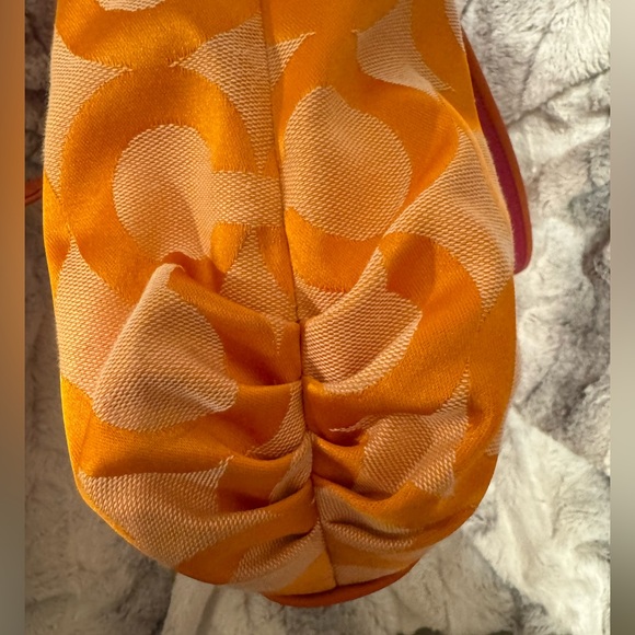 Coach - Orange Poppy Tote - Optic C Print - EUC With two Hangtags - CLEAN - Picture 12 of 14